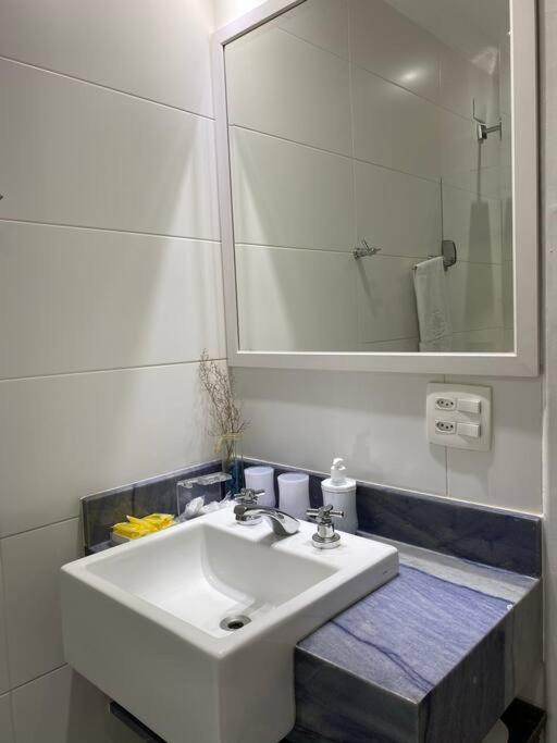 ריו דה ז'ניירו Charmoso Apartamento Na Av. Atlantica, Copacabana מראה חיצוני תמונה